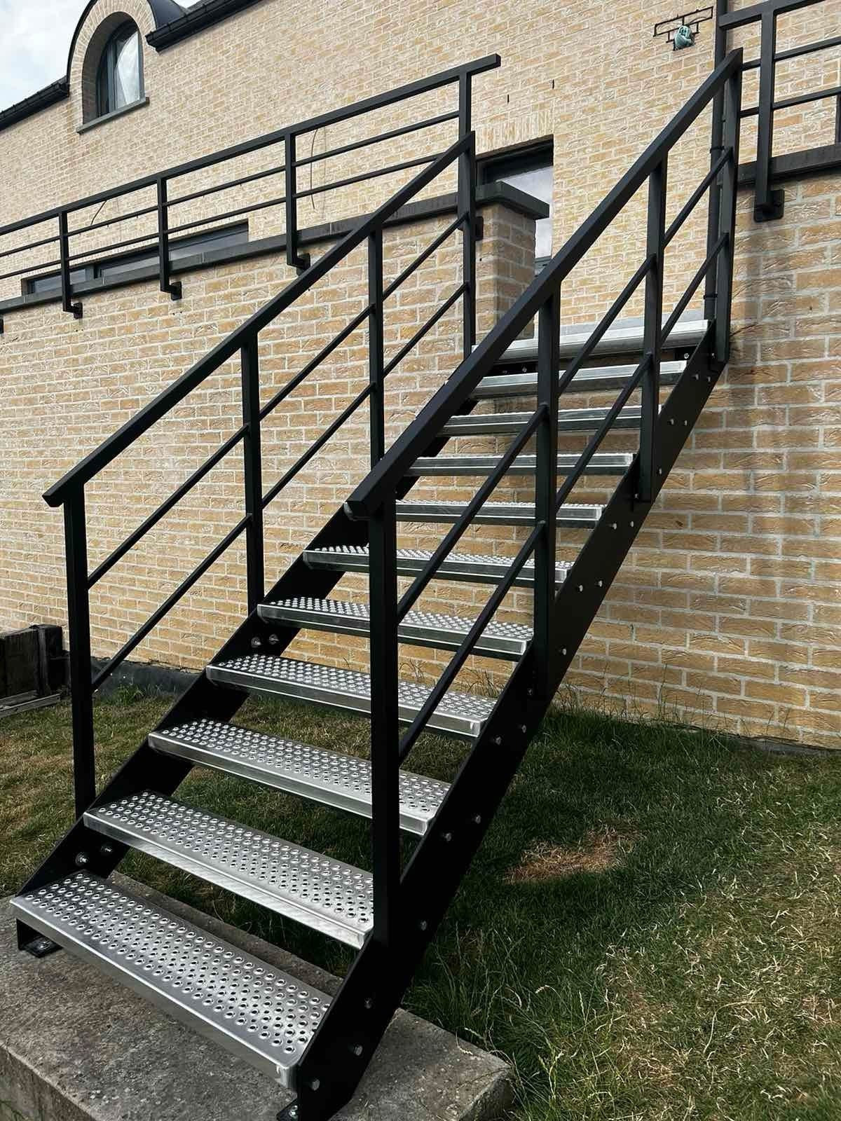 escalier exterieur en inox noir